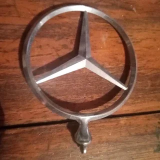 Mercedes mascot