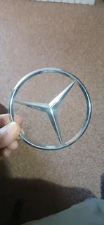 Mercedes, boot badge