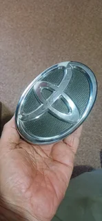 Corolla, grille badge