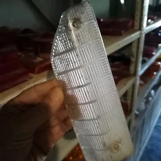 Hi Lux, old model, front lens