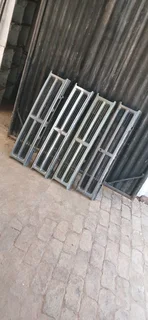 Nissan bakkie, grille