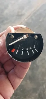 Rekord, Commodore, fuel gauge