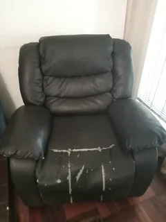 Price reduced to R5000 Lounge suite