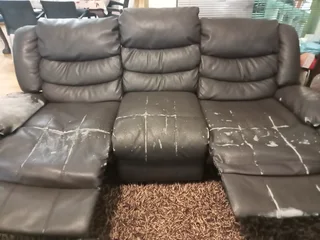 Price reduced to R5000 Lounge suite