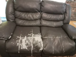 Price reduced to R5000 Lounge suite