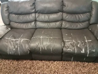 Price reduced to R5000 Lounge suite