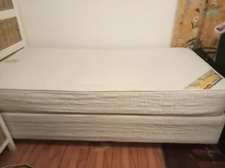 Single base and mattress