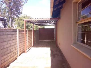 Cottage to rent: Witpoortjie - Roodepoort R4,100 pm
