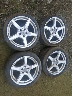 Mercedes 18 inch AMG Reps Mag Wheels