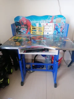 Spiderman Table and Chair