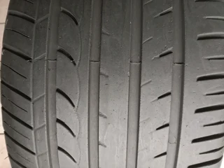 1x 245/40/18 run flat very good second hand tyre