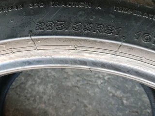 Bridgestone 295/35/21 Bridgestone tyres fairly used Tyres