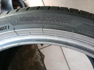 Bridgestone 295/35/21 Bridgestone tyres fairly used Tyres