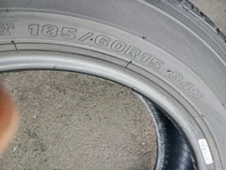 2x 185/60/15 very good second hands Tyres