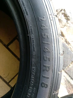 2x 245/45/18 normal dunlops Tyres 85%tread excellent condition