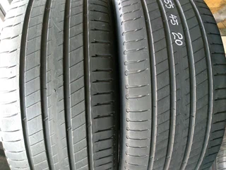 2x 255/45/20 normal Michelins Tyres 85%tread excellent condition
