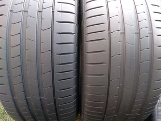 2x 275/40/21 run flat pirellis p zero 89%tread excellent conditions