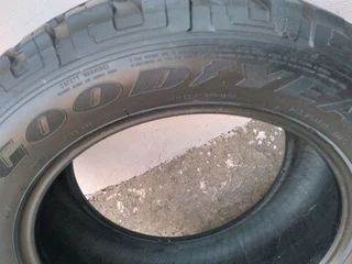 1x 255/55/19 goodyear tyre fairly used 89%thread excellent condition