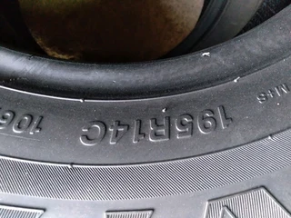 1x 255/55/19 goodyear tyre fairly used 89%thread excellent condition