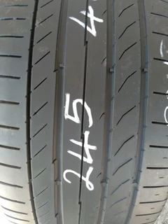 2x 245/40/17 normal continentals Tyres 85%tread excellent condition