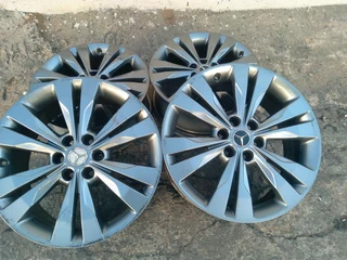 4x original mag Rims for Mercedes Benz bakkies PCD 5/114 18inches