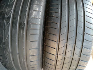 2x 225/50/17 run flat Bridgestone Tyres very good conditions