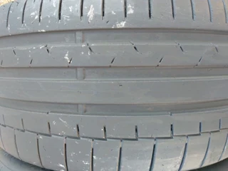 2x 255/35/19 normal continentals Tyres fairly used excellent conditions