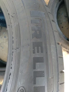 2x 315/35/21 mo pirellis Tyres very good conditions call or whatsapp 0736160110
