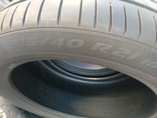 2x 315/35/21 mo pirellis Tyres very good conditions call or whatsapp 0736160110