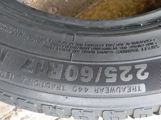 2x 225/60/17 89%thread excellent conditions call or whatsapp (0736160110)