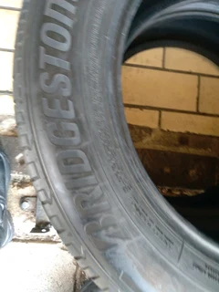 2x 215/60/17 Bridgestone Tyres very good conditions call or whatsapp (0736160110)