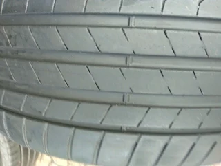 1x 225/45/18 run flat Bridgestone turanza very good condition call or whatsapp 0736160110