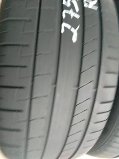 2x 275/40/20 Run Flat pirellis Tyres very good conditions call or whatsapp (0736160110)