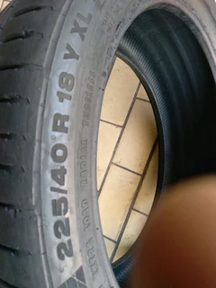 1x 225/40/18 normal continental tyre very good condition call or 0736160110
