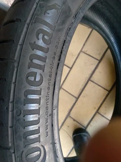 1x 225/40/18 normal continental tyre very good condition call or 0736160110