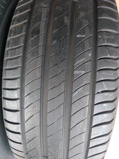 2x 235/55/17 michelins primacy4