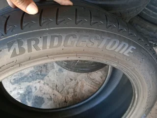 2x 275/40/20 run flat Bridgestone Alenza 90% tread