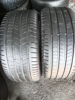 2x 275/40/20 run flat Bridgestone Alenza 85% tread