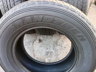 4x 255/65/17 Dunlops grand track