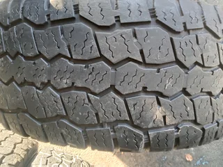 4x 265/65/17 Appolo Tyres white writing