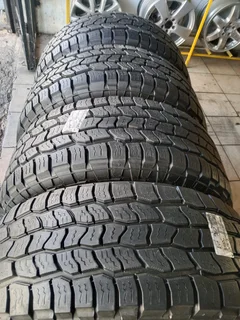 4x 285/65/18 cooper discovery White writing 90% tread
