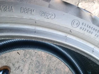 2x 315/30/22 normal continentals premium contact6 90% tread