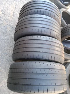 4x 235/40/18 Goodyear Eagle F1 85% tread