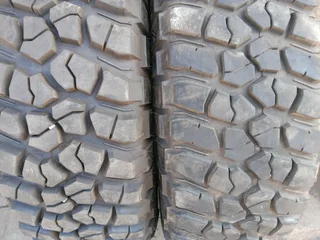 2x 255/75/17 BF Goodrich T/A km2