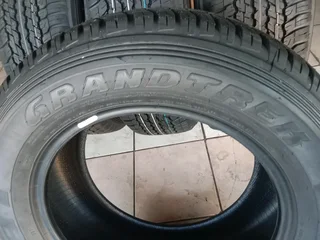 4x brand new 265/60/18 brand new Dunlops grand track Tyres