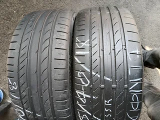 2x 225/40/18 run flat Continentals 90% tread