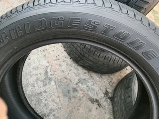 2x 265/50/20 Bridgestone dueler 85% tread