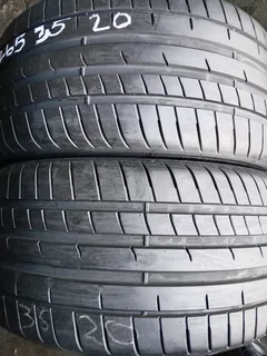 2x 265/35/20 run flat Goodyear Eagle F1 95% tread