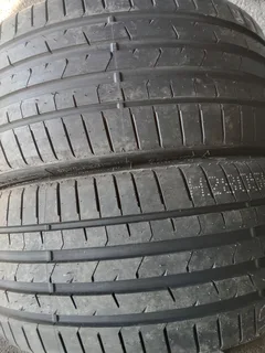 2x 215/35/19 normal Tyres 95% tread