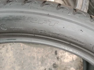 2x 275/35/21 run flat Bridgestone Alenza 89% tread